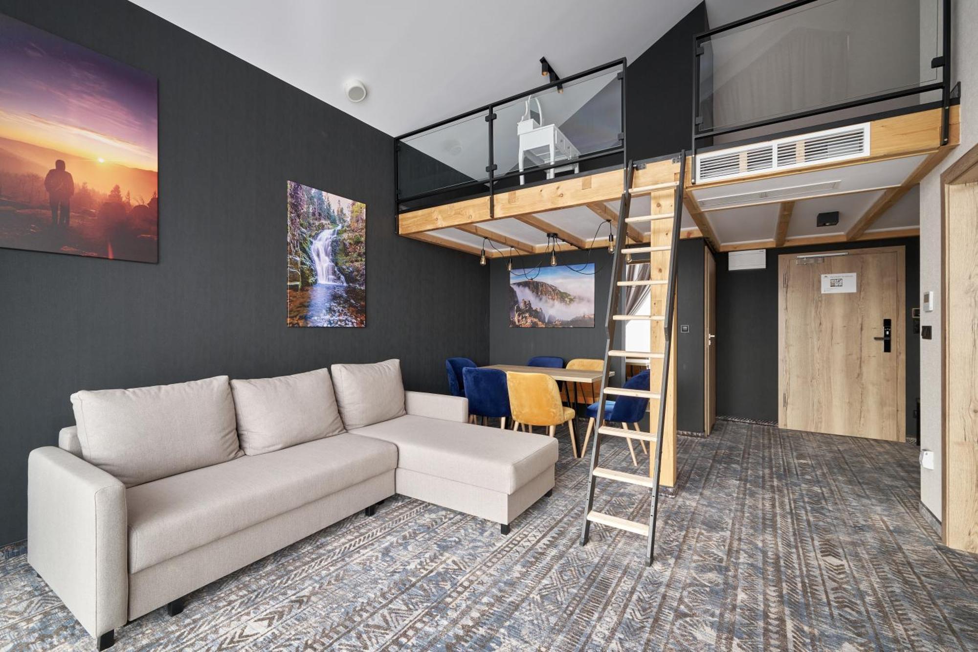 Zloty Horyzont Hotel & Resort 스클라르스카포렘바 외부 사진