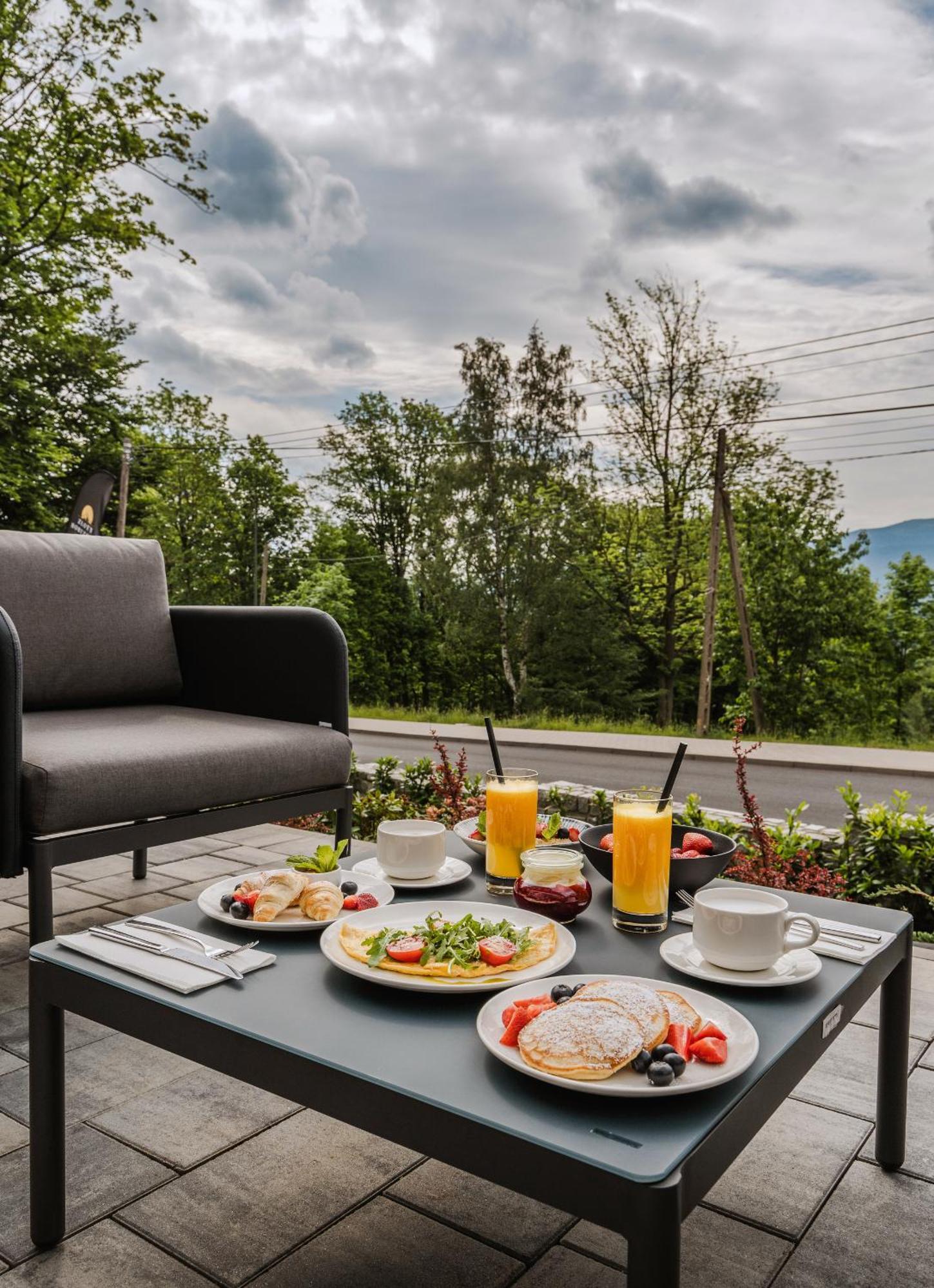 Zloty Horyzont Hotel & Resort 스클라르스카포렘바 외부 사진